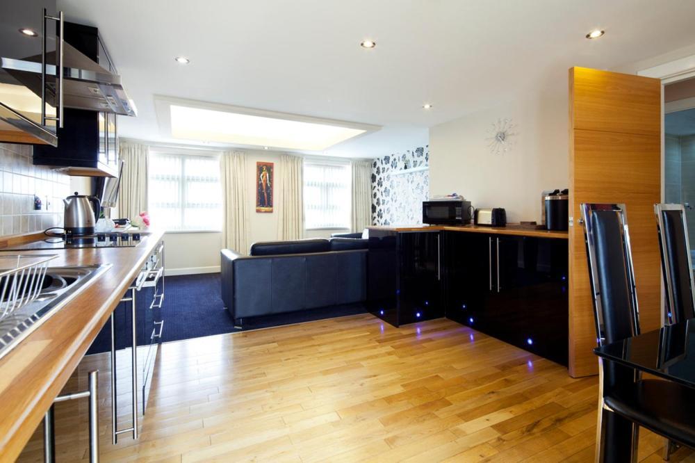 Queens Mansions: Princess Suite Blackpool Esterno foto